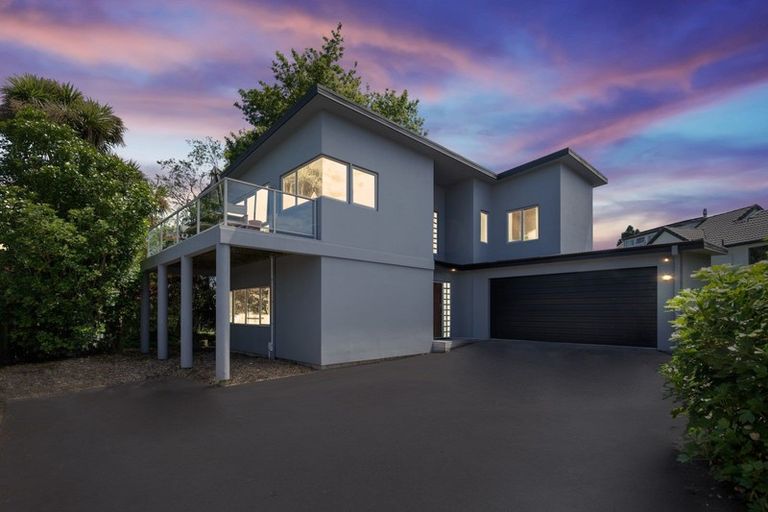 Photo of property in 20b Grand Vue Road, Kawaha Point, Rotorua, 3010