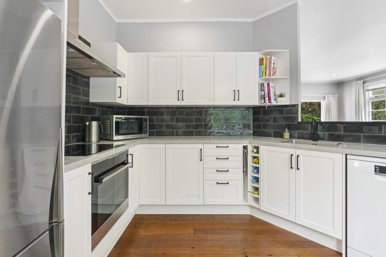 Photo of property in 14 Springtime Crescent, Stanmore Bay, Whangaparaoa, 0932