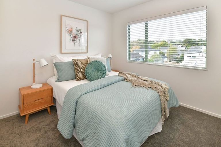 Photo of property in 2/77 Marlborough Avenue, Glenfield, Auckland, 0629