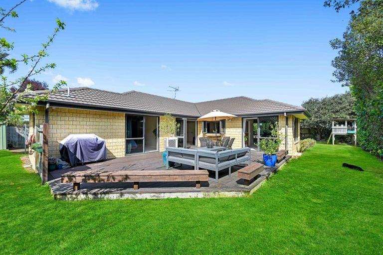 Photo of property in 21 Burgundy Court, Rototuna, Hamilton, 3210