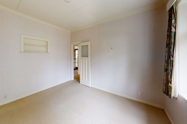 Photo of property in 12 Saint Leonard Street, Saint Johns Hill, Whanganui, 4501