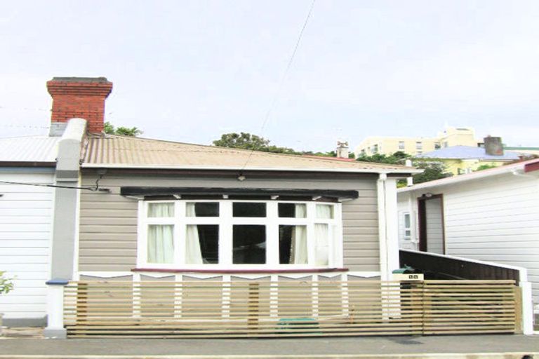 Photo of property in 11 Royal Street, Berhampore, Wellington, 6023