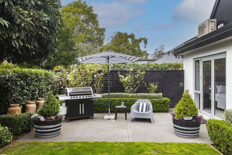 Photo of property in 56 Fendalton Road, Fendalton, Christchurch, 8014