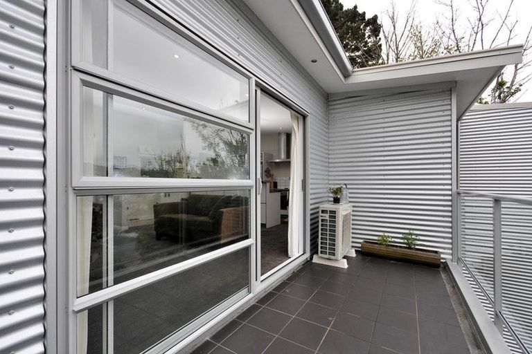 Photo of property in 21 Kopiko Way, Brooklyn, Wellington, 6021