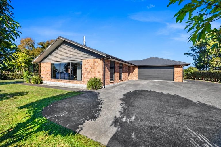 Photo of property in 111 Queens Road, Glen Avon, New Plymouth, 4312