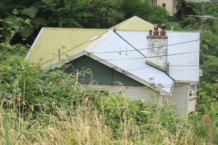 Photo of property in 40 Northland Road, Northland, Wellington, 6012