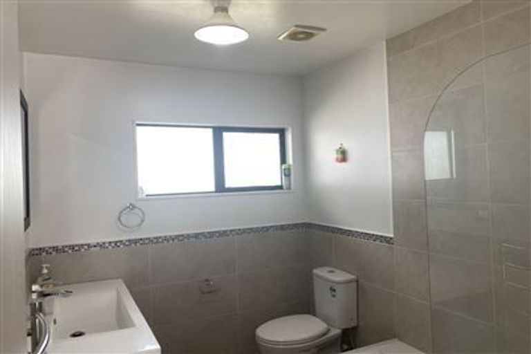 Photo of property in 87b Kaurilands Road, Titirangi, Auckland, 0604