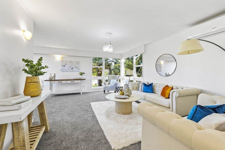 Photo of property in 10 La Trobe Street, Pakuranga Heights, Auckland, 2010