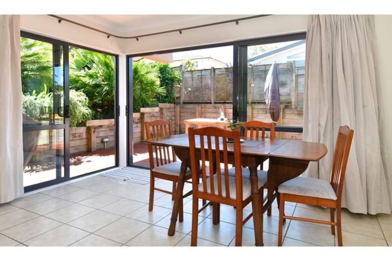 Photo of property in 88a Brian Crescent, Stanmore Bay, Whangaparaoa, 0932