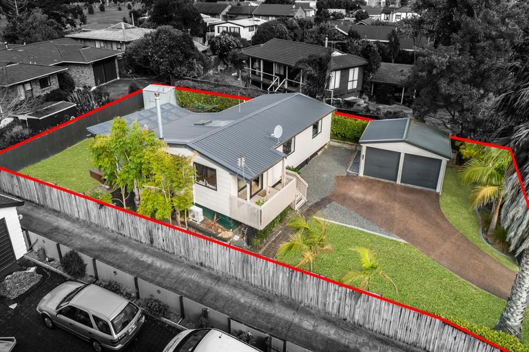 Photo of property in 165 Carnoustie Drive, Wattle Downs, Auckland, 2103