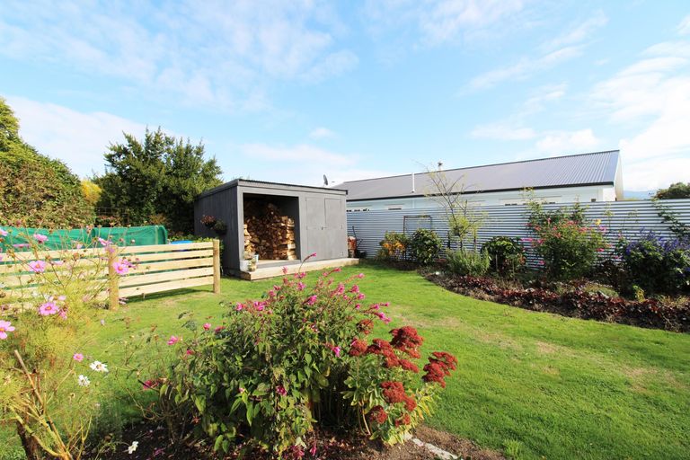 Photo of property in 5 Chisholm Place, Carterton, 5713