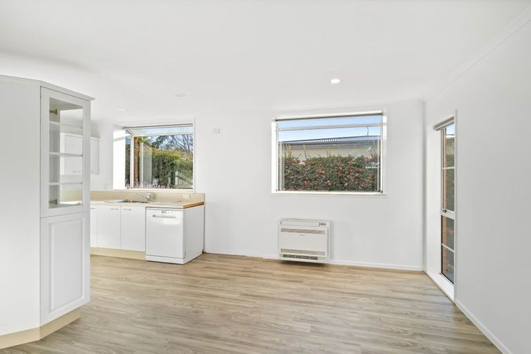 Photo of property in 2/53 Hamilton Avenue, Ilam, Christchurch, 8041