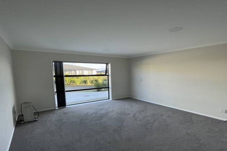 Photo of property in 10 Captain Rings Drive, Papakura, 2110