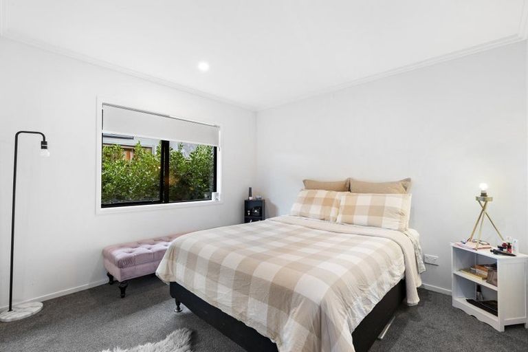 Photo of property in 12 Shepherd Road, Jacks Point, Queenstown, 9371