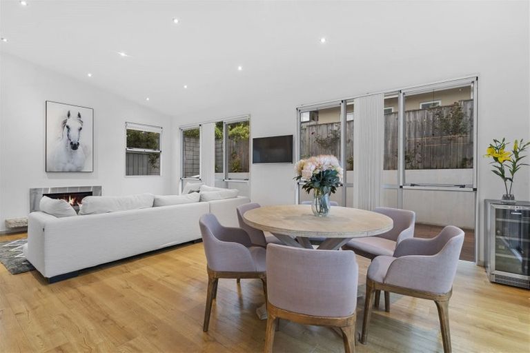 Photo of property in 684a Beach Road, Browns Bay, Auckland, 0630