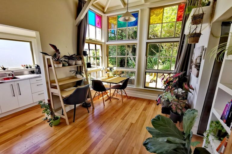 Photo of property in 77 Durham Street, Brooklyn, Wellington, 6021