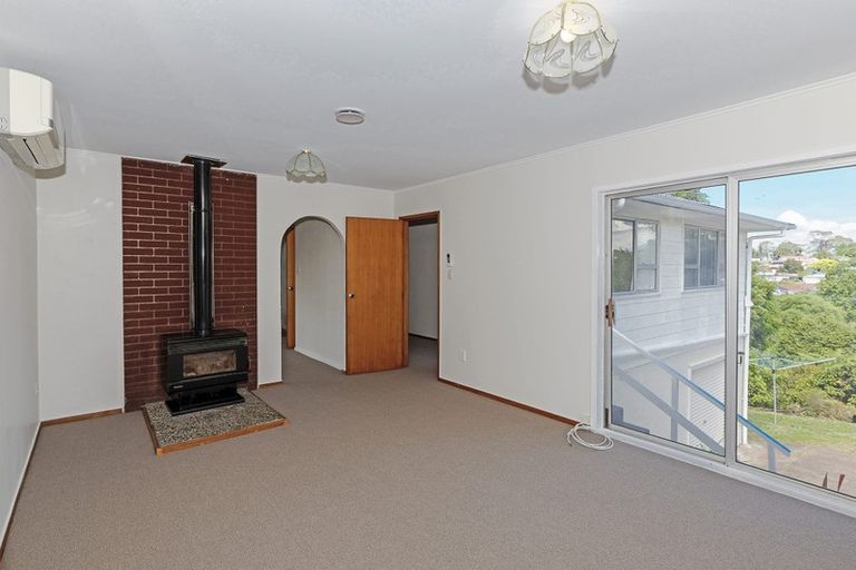 Photo of property in 42 Chislehurst Street, Henderson, Auckland, 0612