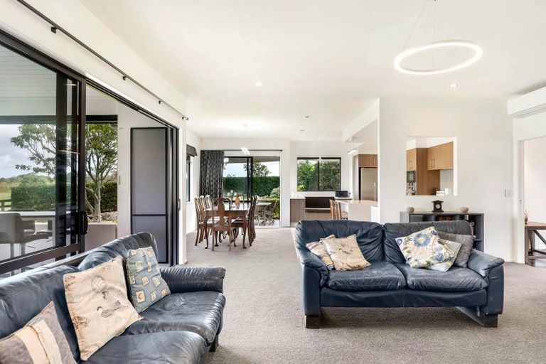 Photo of property in 10 Cochrane Drive, Kerikeri, 0230