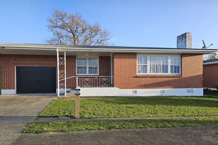 Photo of property in 33 Stuckey Street, Levin, 5510