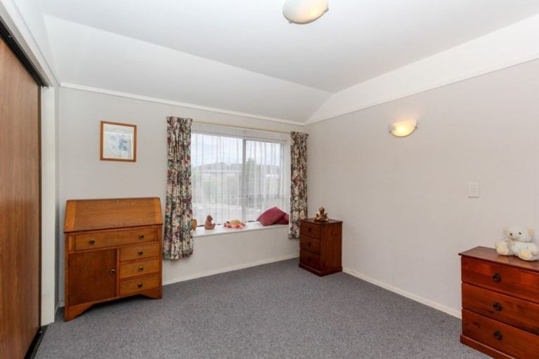 Photo of property in 1 Rangiora Place, Inglewood, 4330