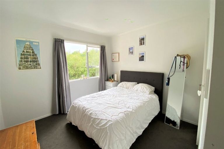 Photo of property in 27 Malters Place, Browns Bay, Auckland, 0630