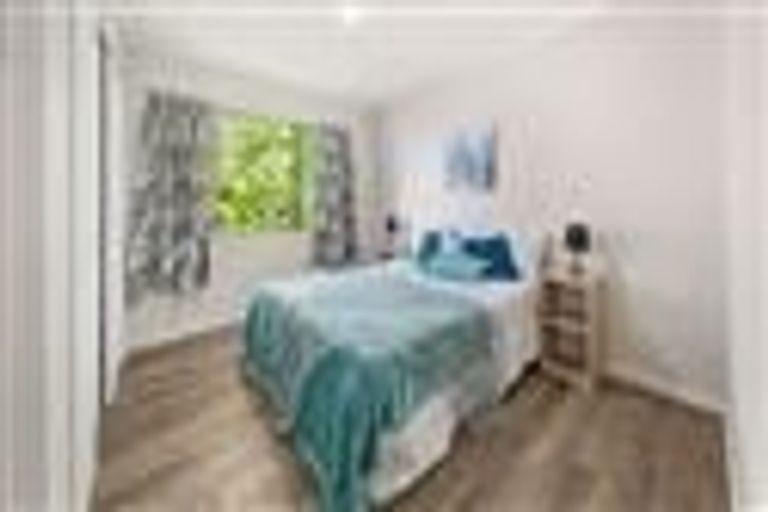 Photo of property in 2/58 Clevedon Road, Papakura, 2110