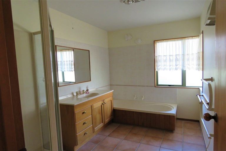 Photo of property in 4 Rochfort Place, Westport, 7825