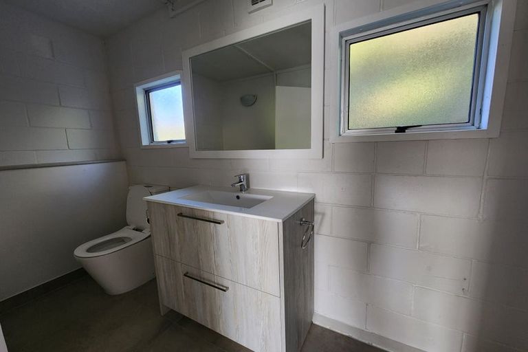 Photo of property in 15 Beeche Place, Birkdale, Auckland, 0626