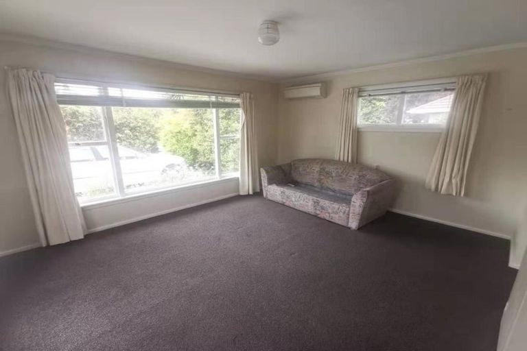 Photo of property in 16 Lochee Road, Upper Riccarton, Christchurch, 8041