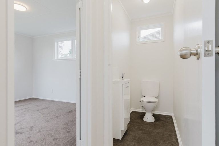 Photo of property in 60 Ellesmere Crescent, Highbury, Palmerston North, 4412