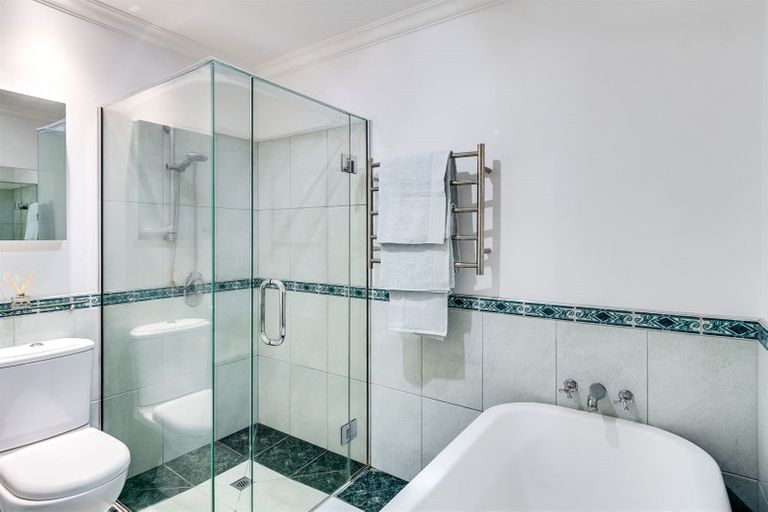 Photo of property in 20 Avenue Road, Greenmeadows, Napier, 4112