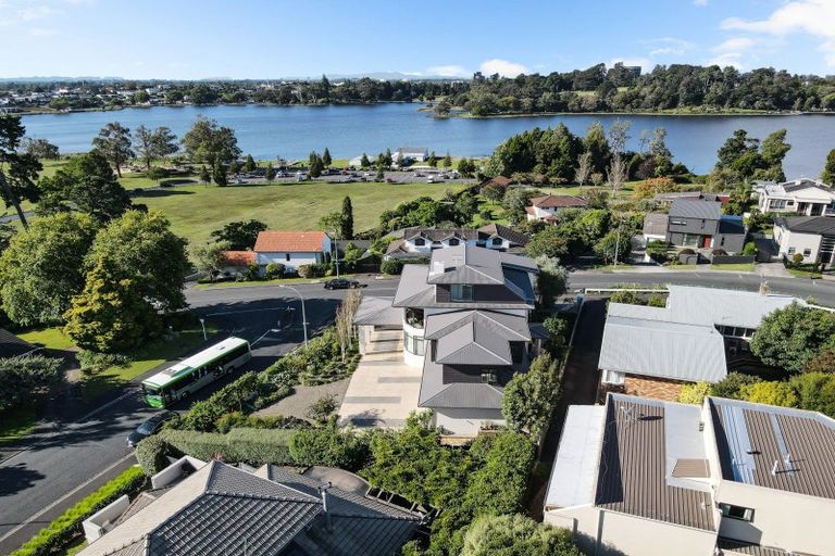 Photo of property in 145 Lake Crescent, Hamilton Lake, Hamilton, 3204