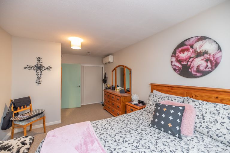 Photo of property in 10a Tracy Place, Redwood, Christchurch, 8051