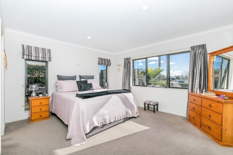 Photo of property in 2 Ruske Place, Grandview Heights, Hamilton, 3200