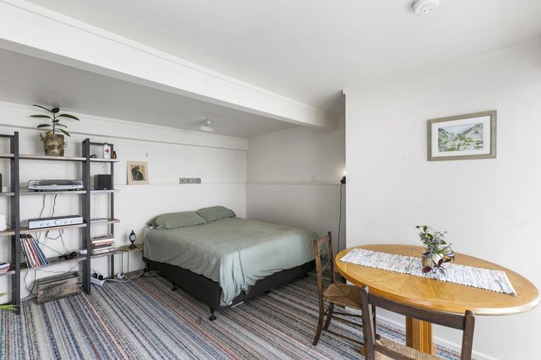 Photo of property in 9 Lerwick Terrace, Melrose, Wellington, 6023