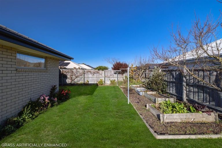 Photo of property in 25 Walnut Way, Rangiora, 7400