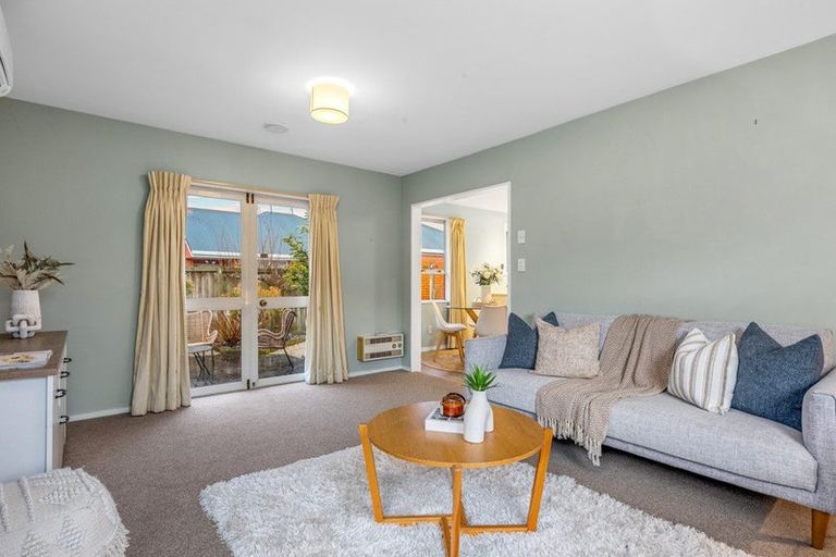 Photo of property in 2/126 Opawa Road, Opawa, Christchurch, 8023