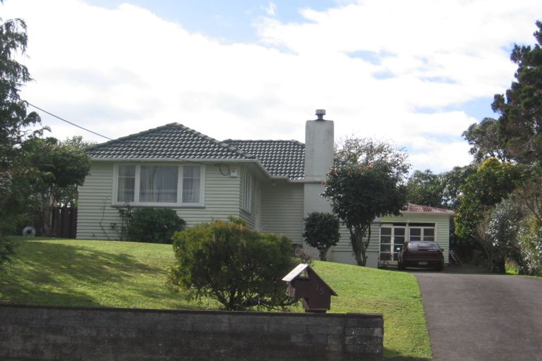 Photo of property in 15 Waione Avenue, Te Atatu Peninsula, Auckland, 0610