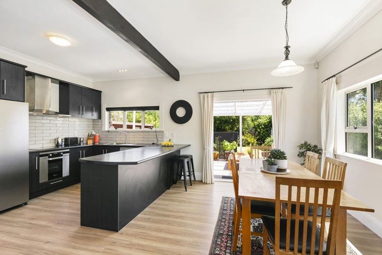 Photo of property in 27 Randwick Crescent, Moera, Lower Hutt, 5010