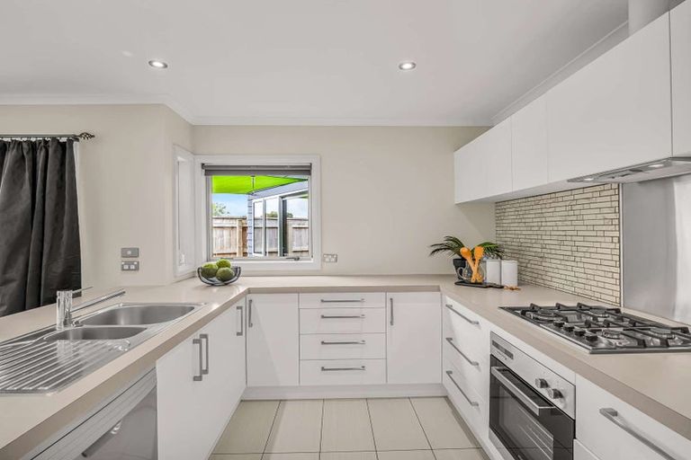 Photo of property in 14a Duna Place, Takaro, Palmerston North, 4412