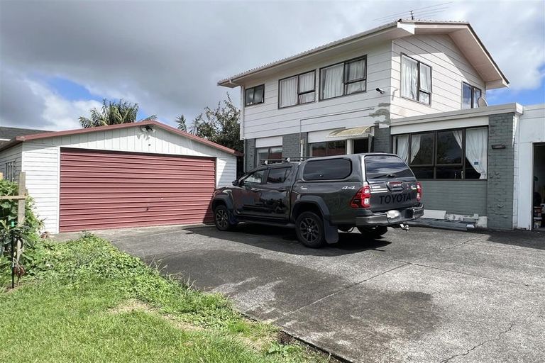 Photo of property in 45b Kurnell Drive, Botany Downs, Auckland, 2010