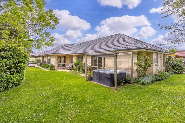 Photo of property in 18 Elmslie Grove, Halswell, Christchurch, 8025