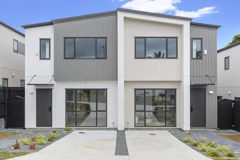 Photo of property in 73 Highland Park Drive, Botany Downs, Auckland, 2010