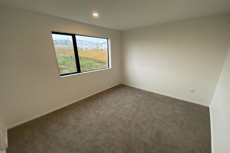 Photo of property in 35a Crestview Rise, Papakura, 2110