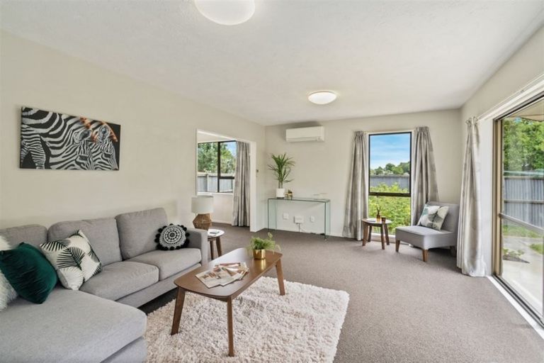 Photo of property in 1/11 Manor Place, Bryndwr, Christchurch, 8053