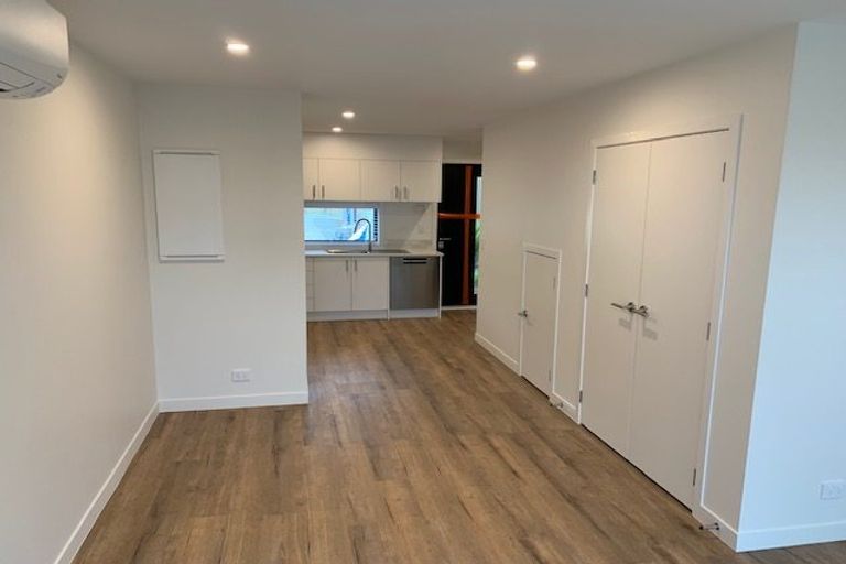 Photo of property in 7/35 Garadice Road, Rothesay Bay, Auckland, 0630