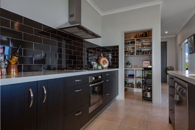 Photo of property in 31 Eagles Way, Cable Bay, 0420