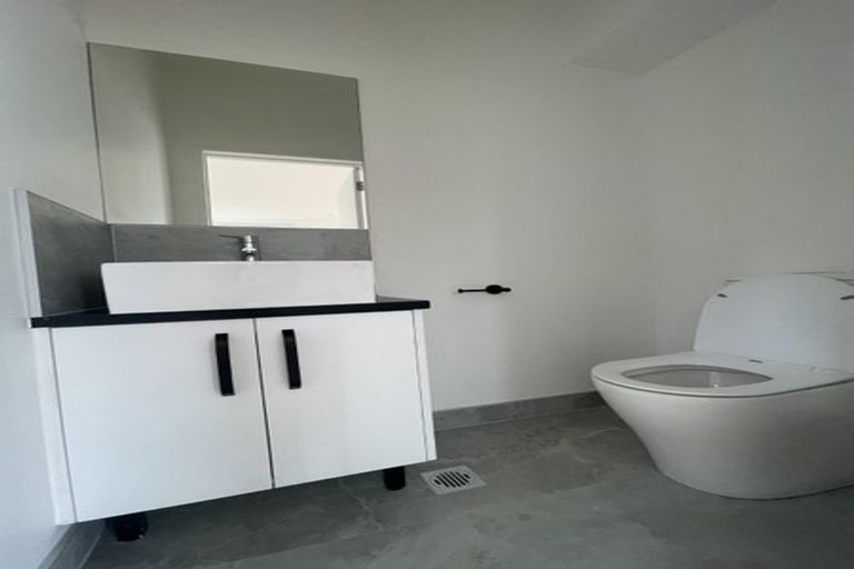 Photo of property in 1c Zion Road, Birkenhead, Auckland, 0626