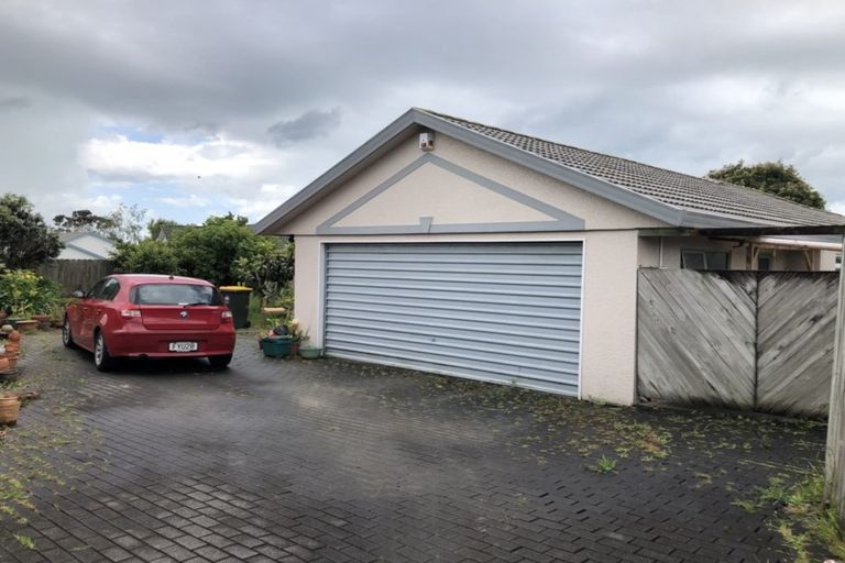 Photo of property in 6 Waylen Place, Burswood, Auckland, 2013