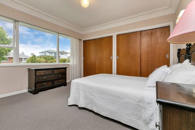 Photo of property in 14 Dudding Avenue, Northcote, Auckland, 0627